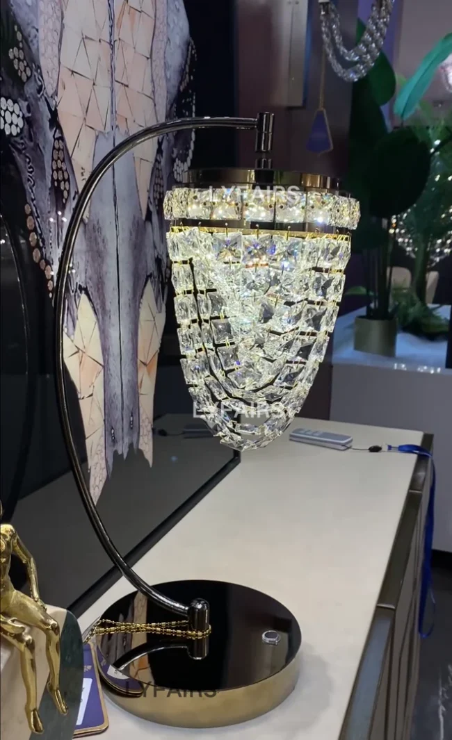 Modern Conch Crystal Table Lamp - Image 4