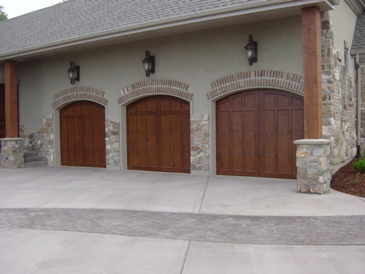 Savannah – Premium Insulated Steel Garage Door with Extira Trim